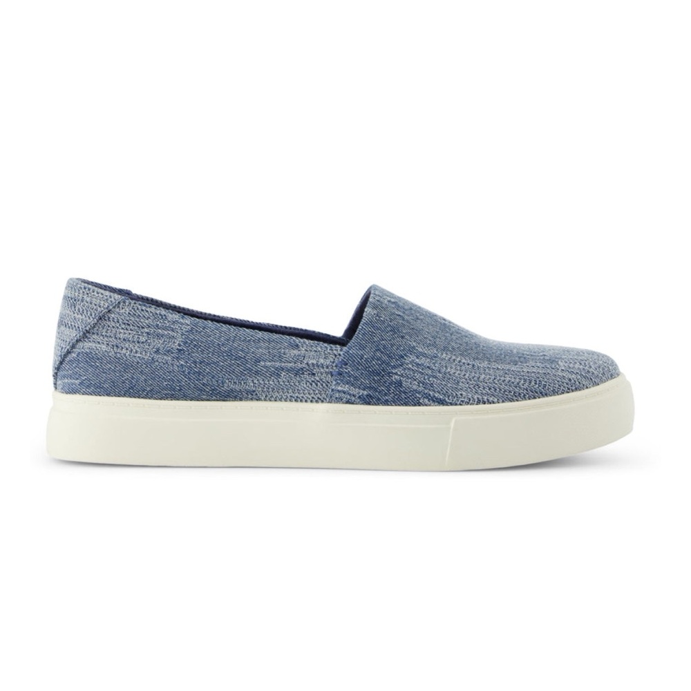 NWT! Tom’s Kameron Slip On Sneaker
